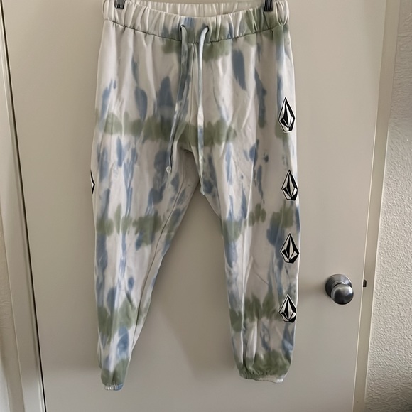 Matching Volcom set - Picture 5 of 8